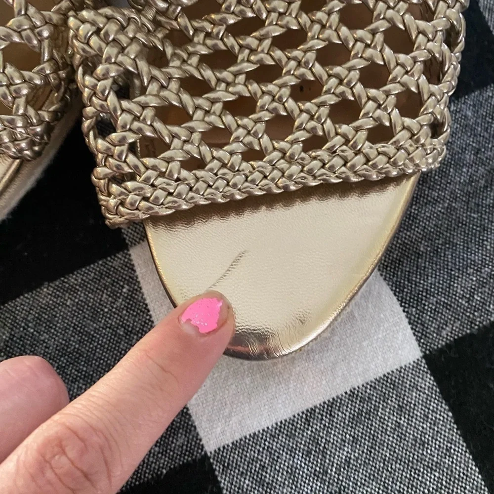 Delara size 9 Kelly and Katie wedge gold and cream shoes